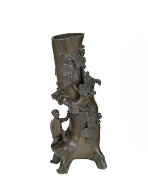 A vase in the form of a tree stump - Asian art