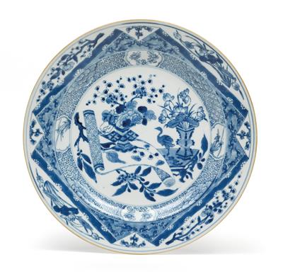 A blue-and-white plate, China, 18th cent. - Asian art