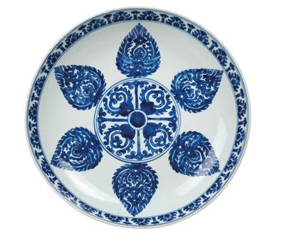 A blue-and-white plate for the Islamic market, China, Kangxi period - Arte asiatica