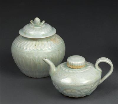 A Qingbai teapot and cover and jar and cover, China, Song dynasty - Arte asiatica