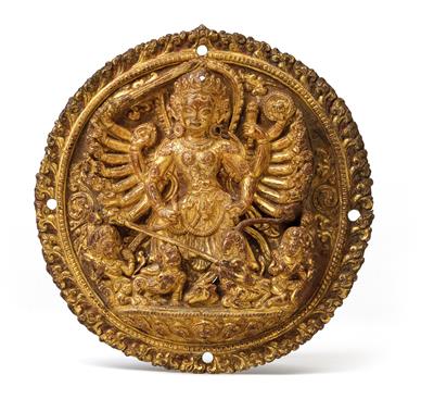 A repoussé plaque depicting the goddess Durga. Nepal, 15th/16th cent. - Arte asiatica