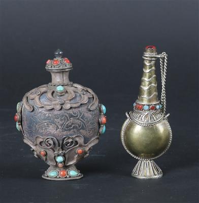 2 Snuff Bottles, - Asiatische und islamische Kunst