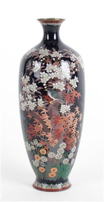Cloisonné Vase, - Asiatische und islamische Kunst