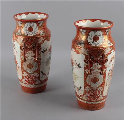 Paar Kutani Vasen, - Asiatische und islamische Kunst