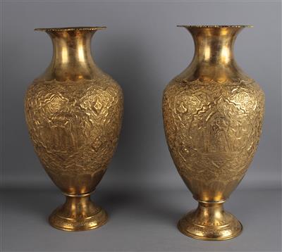 Paar persische Dekorationsvasen, - Asiatische und islamische Kunst
