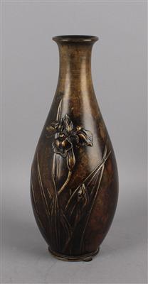 Vase, - Asiatische und islamische Kunst