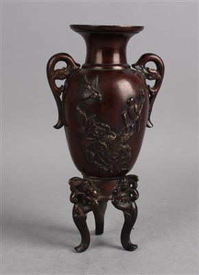 Bronze Vase auf drei Beinen, - Asiatische Kunst