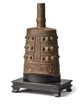 Bronzeglocke im archaischen Stil, China, Qing Dynastie - Asiatische Kunst