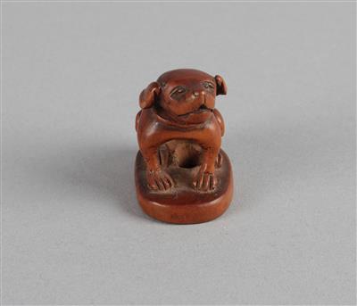 Netsuke eines sitzenden Hundes, - Starožitnosti