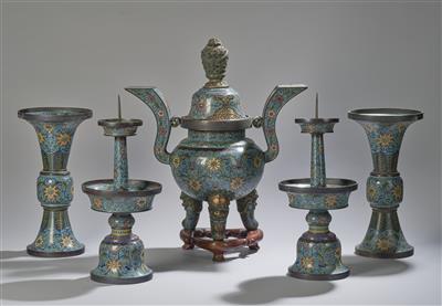 A Five-Piece Cloisonné Altar Set, China, 19th Century, - Arte Asiatica