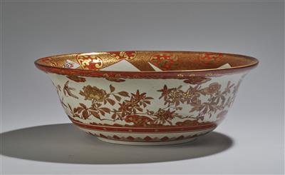 A Kutani Bowl, Japan, Meiji Period, - Asian Art