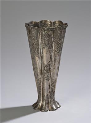 A Persian Silver Vase, First Third of the 20th Century, - Asian Art