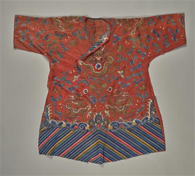A Lady’s Silk Robe with Dragon Motifs, China, Late Qing Dynasty, - Asian Art