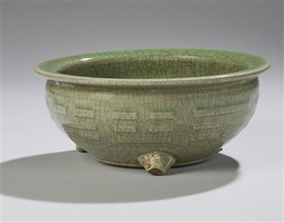 A Celadon Glazed Censer, China, Qing Dynasty, - Asijské umění