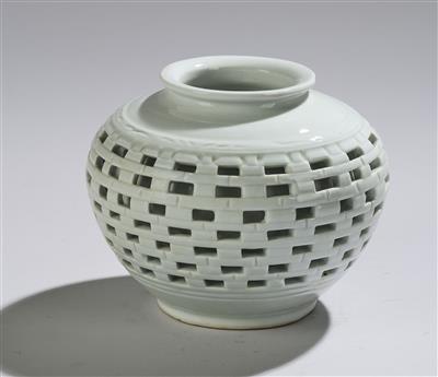 Doppelwandige Vase, Korea, 20. Jh., - Asiatische Kunst
