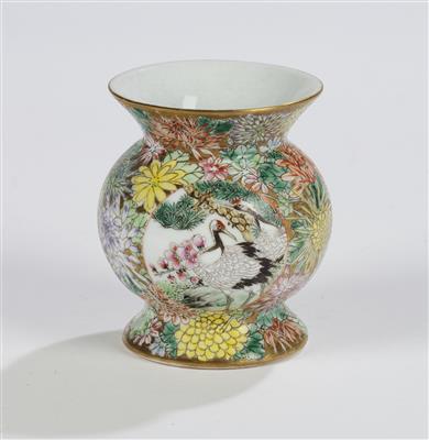 Kleine Mille fleurs Vase, China, unterglasurblaue Sechszeichen Marke Guangxu, späte Qing Dynastie/Republik Periode, - Asijské umění