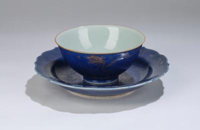 Schale und Teller mit puderblauer Glasur, China, 19. Jh., - Asiatische Kunst