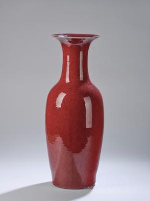 Ochsenblut glasierte Bodenvase, China, 19. Jh., - Asijské umění