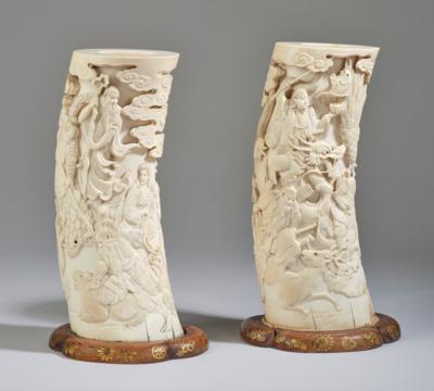 Paar Elfenbein Ziervasen, Japan, Meiji Zeit, Ende 19. Jh., signiert, - Asian Art