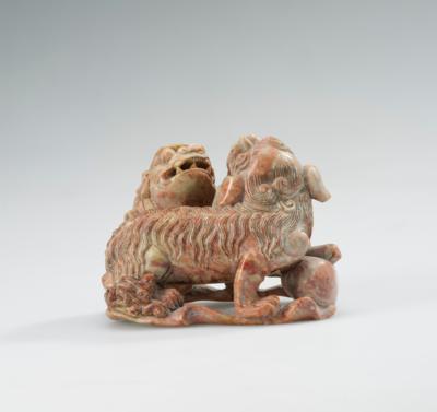 Zwei buddhistische Löwen, China, 19./20. Jh., - Asiatische Kunst