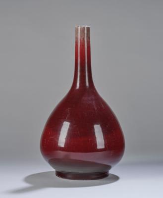 Ochsenblut glasierte Flaschenvase, China, 18./19. Jh., - Arte Asiatica
