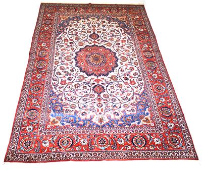Isfahan ca. 410 x 261 cm, - Carpets