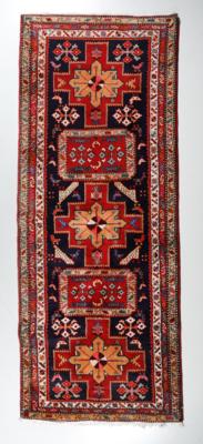 Karadja, - Teppiche für Einrichter und Sammler