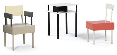 “Mobili aperti”-gruppo composto di una sedia, una sedia a braccioli e un tavolo, - Design