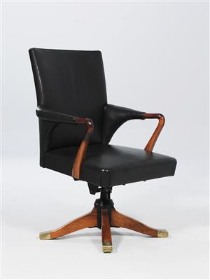 A swivelling chair, designed by Ole Wanscher - Design