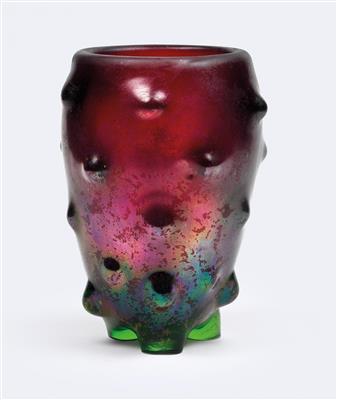A rare “a bugne corroso irridato” vase, designed by Carlo Scarpa, - Design