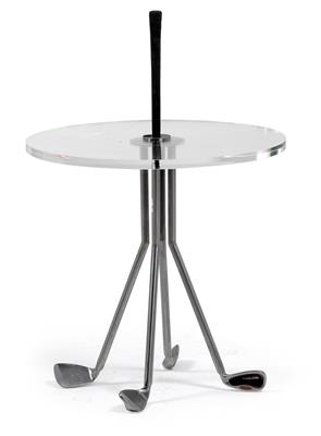 A “Birdie” side table with carrying handle, designed and manufactured by off objects (Albrecht Krafft von Dellmensingen & Susanne Hochstetter), - Design