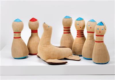 A set of six skittles and a seal, designed by Renate Müller*, - Design