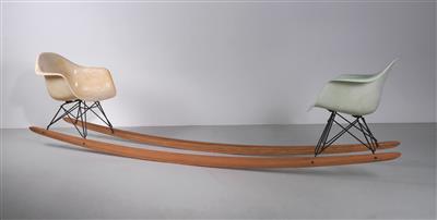 Unikat-Schaukelobjekt "Rocking armchair relation (RAR)", aus der Serie "copyofacopyofa", Entwurf und Ausführung Bert Löschner* 2016, - Design