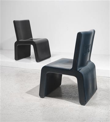 Zwei Stühle aus der Kiss the Future Serie, Entwurf Marc Newson - Design