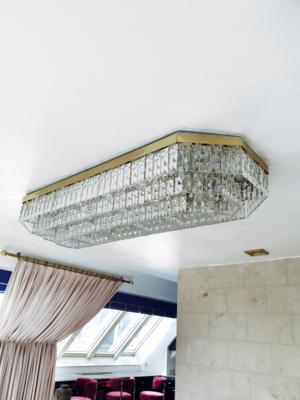 An imposing chandelier, designed in around 1960, manufactured by E. Bakalowits & Söhne, - Design