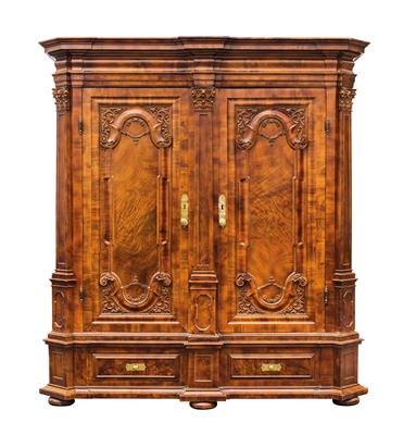 Prächtiger Barockhallenschrank, - Nábytek, koberce