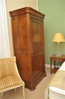 Garderobeschrank, - Classic English Interiors