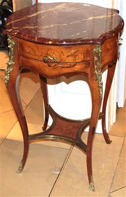 Runder Beistelltisch i. Louis XV- Stil, - Möbel, Design und Teppiche