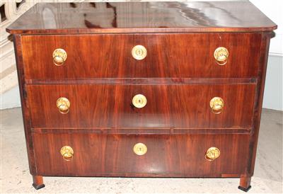 Biedermeier-Kommode, - Nábytek, koberce