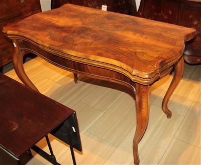 Großer Tisch mit Dreh-klappPlatte, - Möbel, Design und Teppiche
