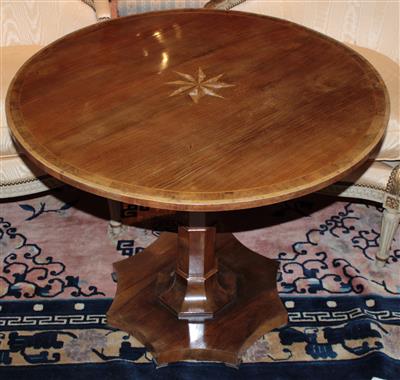 Runder Tisch im Biedermeier Stil, - Furniture, carpets