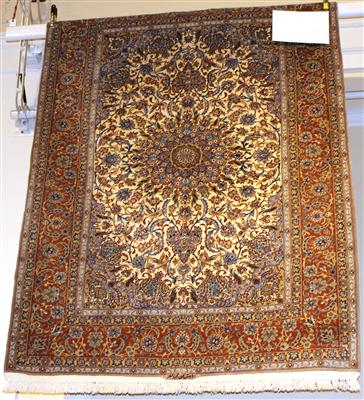 Isfahan, - Möbel, Teppiche und dekorative Kunst