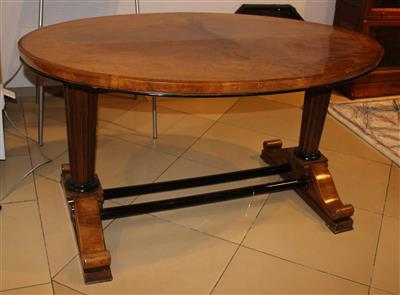 Ovaler Tisch im Biedermeierstil, - Summer-auction