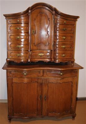 Provinzielle spätbarocke Aufsatzkredenz um 1750/60, - Furniture