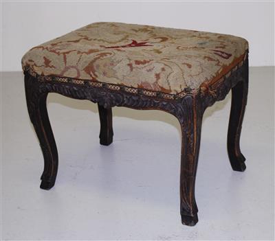 Hocker im Barockstil, - Nábytek