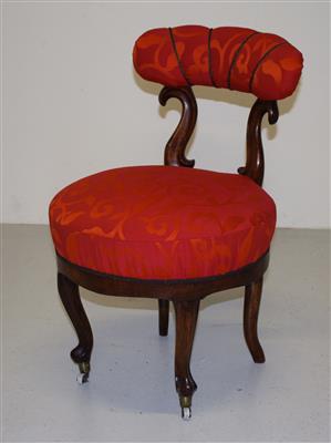 Kl. Sessel um 1860, - Furniture, Decorative Art and Carpets