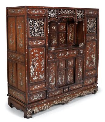Halbhohes Kästchen in asiatischer Art, - Furniture and Decorative Art