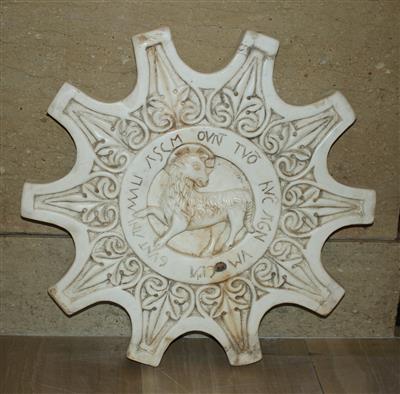 Relieftafel mit Lamm, - Furniture and Decorative Art