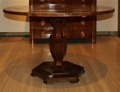 Runder Tisch im Biedermeier Stil, - Möbel und dekorative Kunst