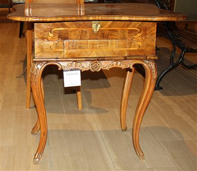 Tischchen im Barockstil, - Mobili e arti decorative